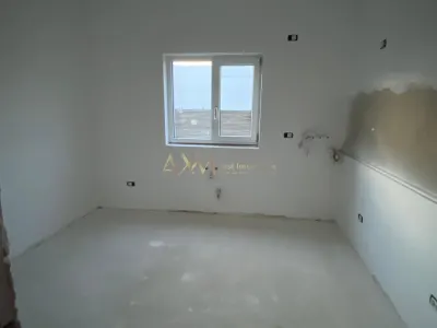 Vanzare 1/2 duplex 5 camere Giroc - foto 5
