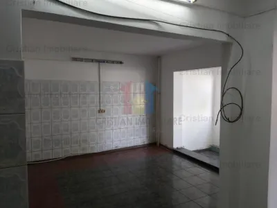Apartament pretabil Spatiu comercial  PE COLT 3 cam confort 1 Decomandat - foto 4