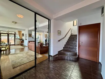 Rafinament clasic completat de confort modern - foto 8
