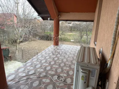 CASA  STREJNICU  5 CAMERE - foto 12