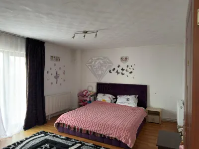 CASA  STREJNICU  5 CAMERE - foto 6