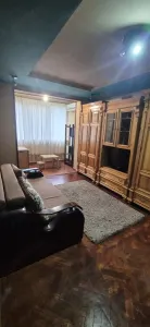 Apartament 2 camere ,etajul 1,zona Vlahuta,110000 Euro - Brasov