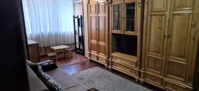 Apartament 2 camere ,etajul 1,zona Vlahuta,110000 Euro - foto 2