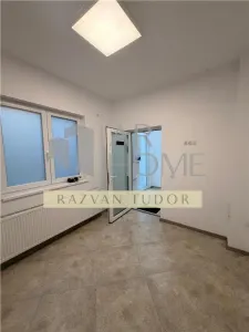 Spatiu comercial cu parcare proprie , Ploiesti, ultracentral - Ploiesti