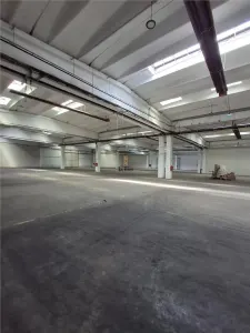 Spatiu Industrial - 4500 mp - Productie - Depozitare - Distributie - foto 11