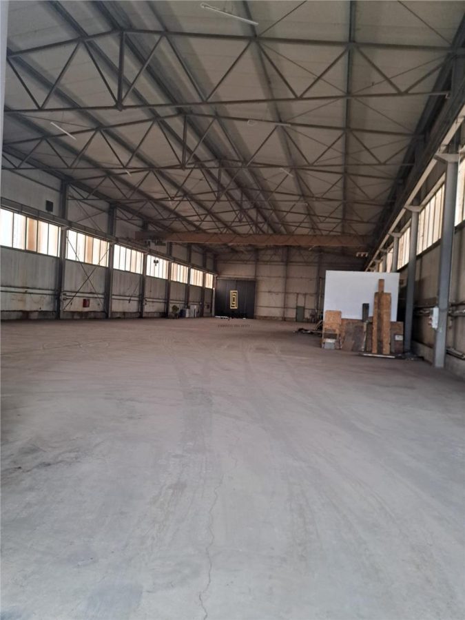 Spatiu Industrial - 1300 mp - Logistica - Depozitare - Productie - Cristesti