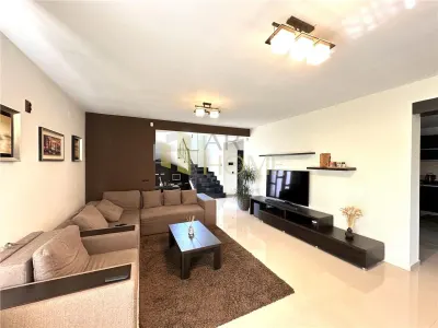 Casa de lux, P+1E, complet mobilata si utilata, Blejoi, Prahova - Blejoi