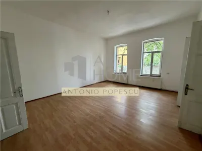 Inchiriere casa 4 camere plus dependinte in Ploiesti, zona ultracentrala - foto 13