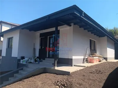 LA CHEIE! Visan Barnova CASA parter 100mp TEREN 400mp toate utilitatile - Barnova