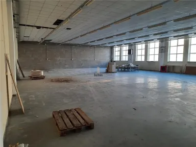 Spatiu Industrial - 700 mp - Depozitare - Distributie - Comert - Zalau