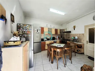 Apartament in casa   Piata Unirii Brasov - foto 11