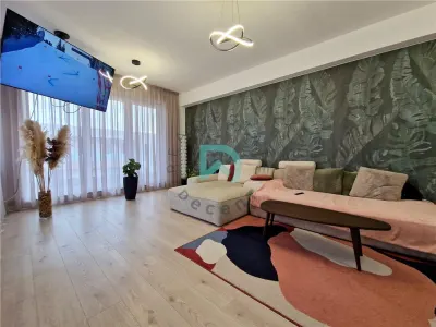 Penthouse, Qualis 2, Tractorul - foto 2