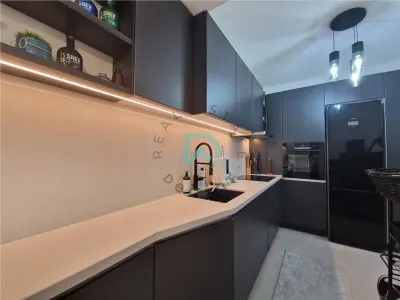Penthouse, Qualis 2, Tractorul - foto 5