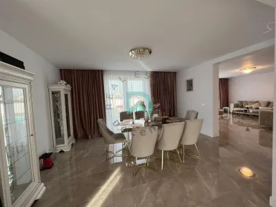 Casa spatioasa , intrare Izvor, Brasov - Tarlungeni