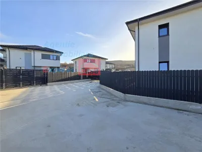 Casa noua, finalizata, intabulata, la iesire din Letcani - foto 4