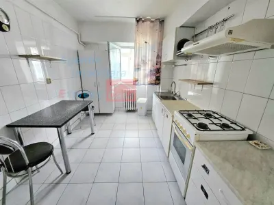 Pacurari, apartament 3 camere, etaj 1 - Iasi
