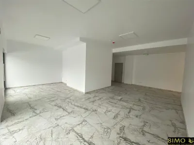 Spatiu comercial nou de inchiriat 106 mp, in complexul Avanera - foto 5