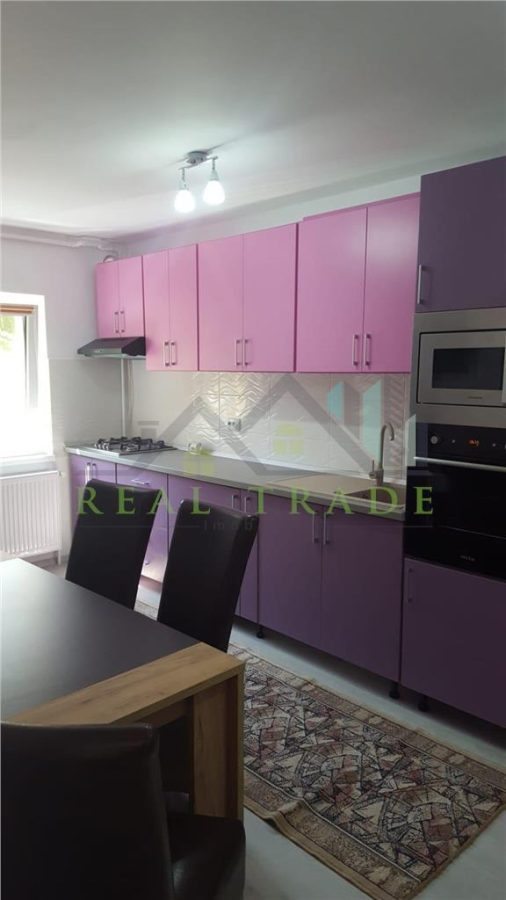 Apartament 3 camere decomandat intrare Racadau - Brasov