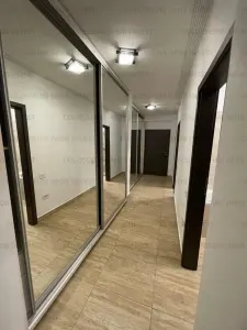 Apartament cu 3 camere, decomandat - zona Centru Civic - foto 6