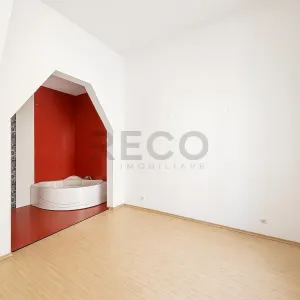 RECO Apartament ultracentral, loc de parcare privat inclus plus boxa - foto 2