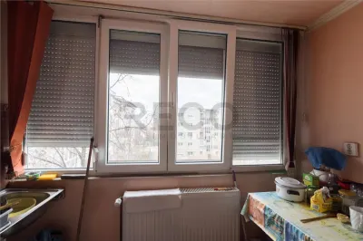 RECO Apartament cu 3 camere  decomandat- Oradea-zona Nufarul - foto 11