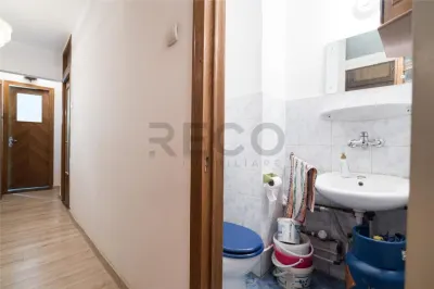 RECO Apartament cu 3 camere  decomandat- Oradea-zona Nufarul - foto 12
