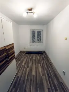 Apartament 2 camere ultracentral in Moldova Noua - foto 9