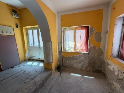 Calea Martirilor, casa cu curte, teren 414 mp - foto 5