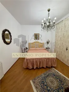 Casa 11 camere D+P,cu o arhitectura deosebita, ultracentral, Ploiesti. - foto 11