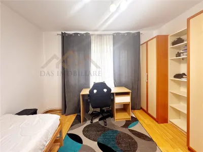 Apartament 3 camere decomandat, parter inalt ,  zona centrala - foto 2