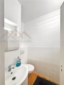 Apartament 3 camere decomandat, parter inalt ,  zona centrala - foto 13