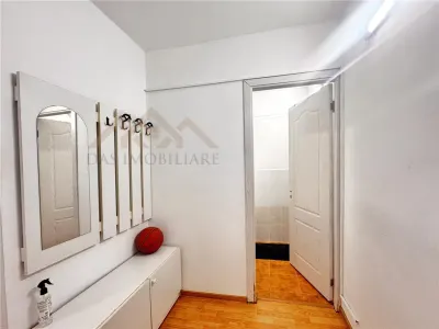 Apartament 3 camere decomandat, parter inalt ,  zona centrala - foto 8