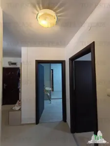 Apartament modern cu 4 camere plus boxa, cu SU de 75mp, parter/4, zona OZANA, la 10 , 15 minute pietonal de statia de metrou 1 Dec 1918. - foto 5