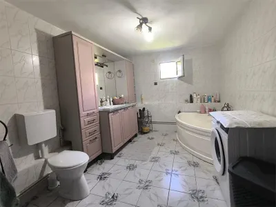 Resita Casa cocheta, P+1,  Zona Muncitoresc, 135 Mp - foto 11