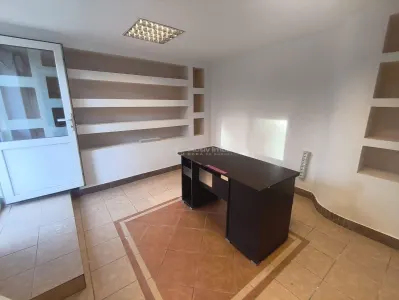 Resita Spatiu Comercial Zona Centrala - foto 14