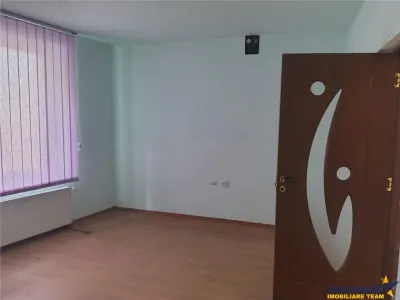 Casa saseasca, 2 corpuri, 9 camere, cu teren 2.826 mp, rezidential sau potential afacere, Sanpetru, Brasov - foto 3