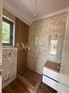 Vanzare 1/2 duplex 5 camere Giroc - foto 4