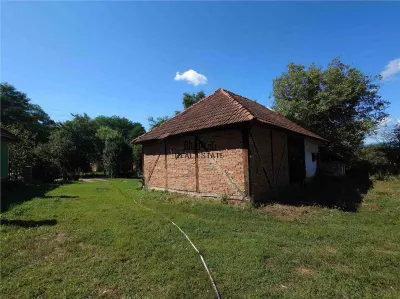 Teren intravilan si cladiri in Lunca - foto 11