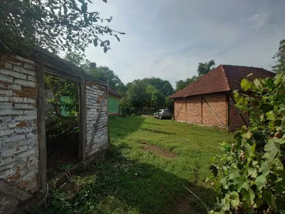 Teren intravilan si cladiri in Lunca - foto 9