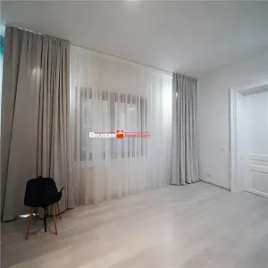 Spatiu de inchiriat in zona ultracentrala – ideal pentru birouri, cabinete sau activitati de servicii - foto 2