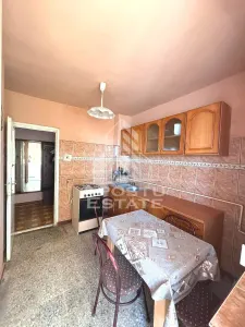 Apartament de vanzare cu 3 camere, 2 bai, 2 balcoane, zona Soarelui - Timisoara