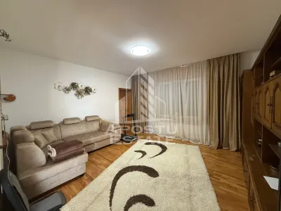 Casa individuala de vanzare cu proiect de extindere, zona Lunei - foto 2