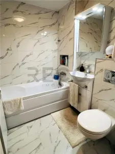 RECO  Apartament cu 3 camere - decomandat - oradea - foto 4