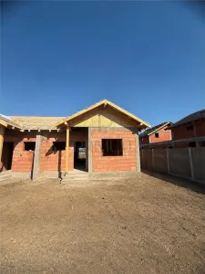 0 Comision - Mosnita -1/2 duplex  pe parter - Mosnita Veche