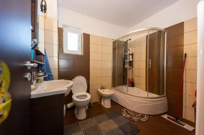 Vila duplex 5 camere  2 bai S =  145 mp + teren 360 mp lunca Cetatuii - foto 13