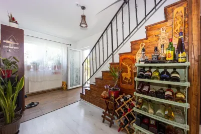 Vila duplex 5 camere  2 bai S =  145 mp + teren 360 mp lunca Cetatuii - foto 14