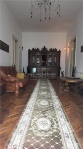 Casa cu etaj,teren 400 mp, pretabila : clinica, gradinita, birouri - Craiova