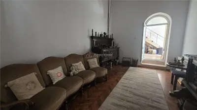 Casa cu etaj,teren 400 mp, pretabila : clinica, gradinita, birouri - foto 6