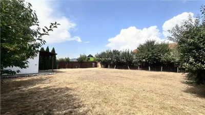 Teren intravilan cu utilități 521 mp- Harman - foto 4