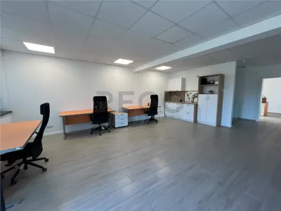 RECO Casa de inchiriat pentru birouri / spatiu de locuit in Oradea- 5 minute de centru - foto 20